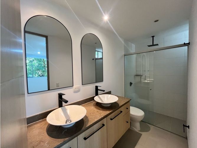 Apartamento de 2 alcobas en arriendo en El Castillo, Medellín, 80 m² · foto 20 de 24