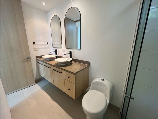 Apartamento de 2 alcobas en arriendo en El Castillo, Medellín, 80 m² · foto 21 de 24