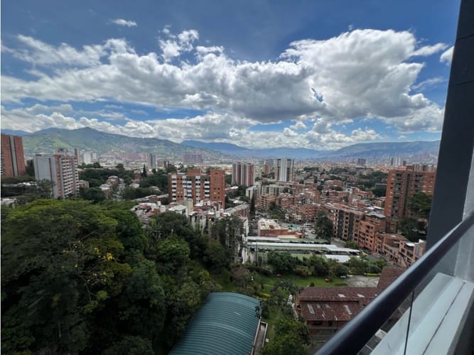 Apartamento de 1 alcoba en venta en El Trianon, Envigado, 60 m² · foto 2 de 23