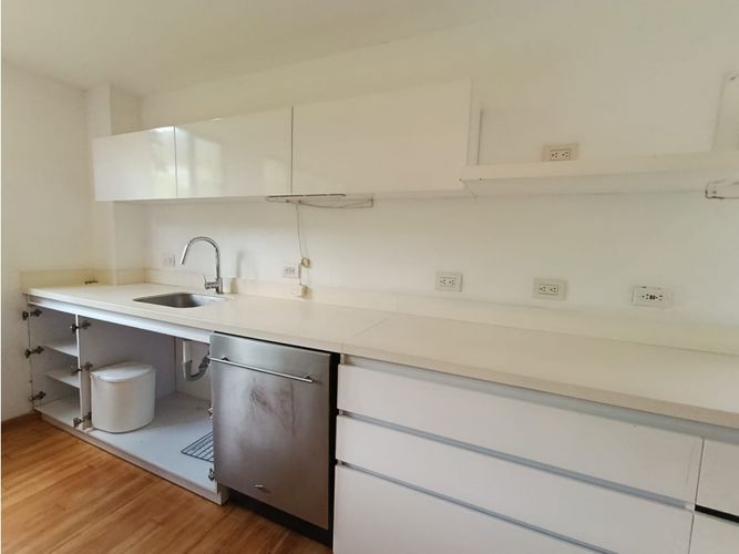 Apartamento de 2 alcobas en arriendo en Astorga, Medellín, 153 m² · foto 2 de 8