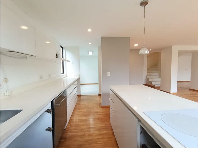 Apartamento de 2 alcobas en arriendo en Astorga, Medellín, 153 m² · foto 3 de 8
