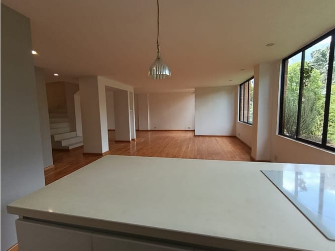 Apartamento de 2 alcobas en arriendo en Astorga, Medellín, 153 m² · foto 5 de 8