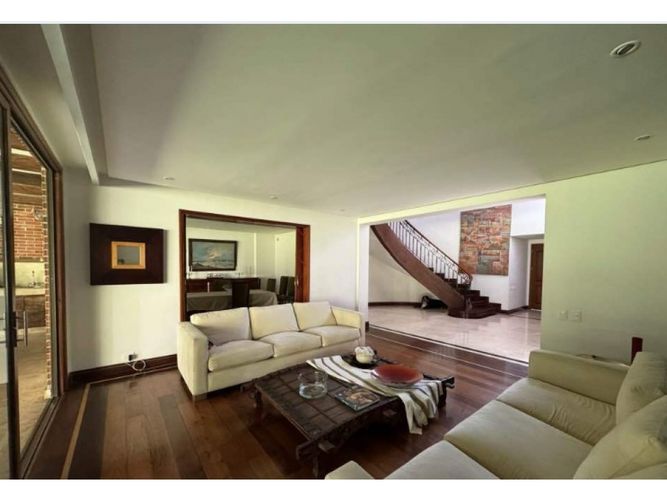 Casa de 3 alcobas en venta en Altos Del Poblado, Medellín, 523 m² · foto 5 de 13