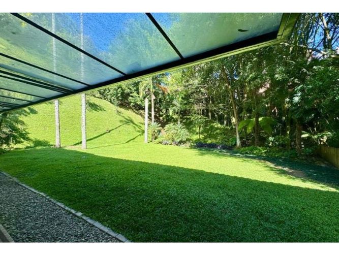 Casa de 3 alcobas en venta en Altos Del Poblado, Medellín, 523 m² · foto 7 de 13