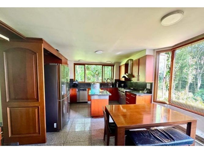 Casa de 3 alcobas en venta en Altos Del Poblado, Medellín, 523 m² · foto 8 de 13