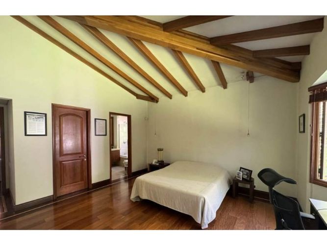 Casa de 3 alcobas en venta en Altos Del Poblado, Medellín, 523 m² · foto 11 de 13