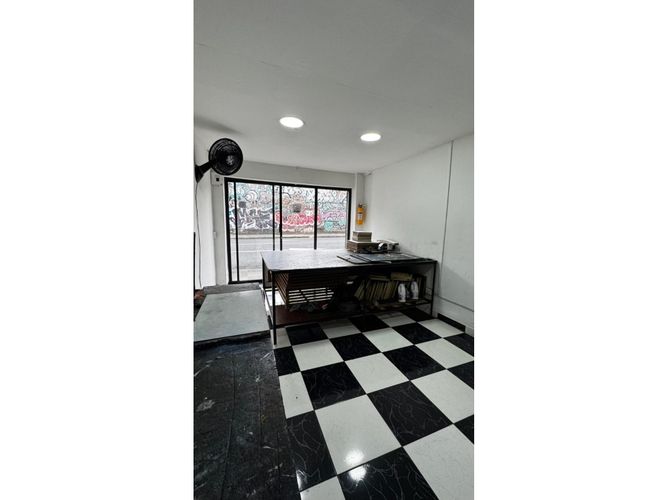 Local en arriendo en Colon, Medellín, 20 m² · foto 2 de 5