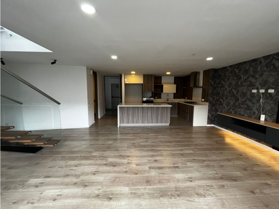 Apartamento en venta en Loma De Las Brujas, Envigado · foto 2 de 24