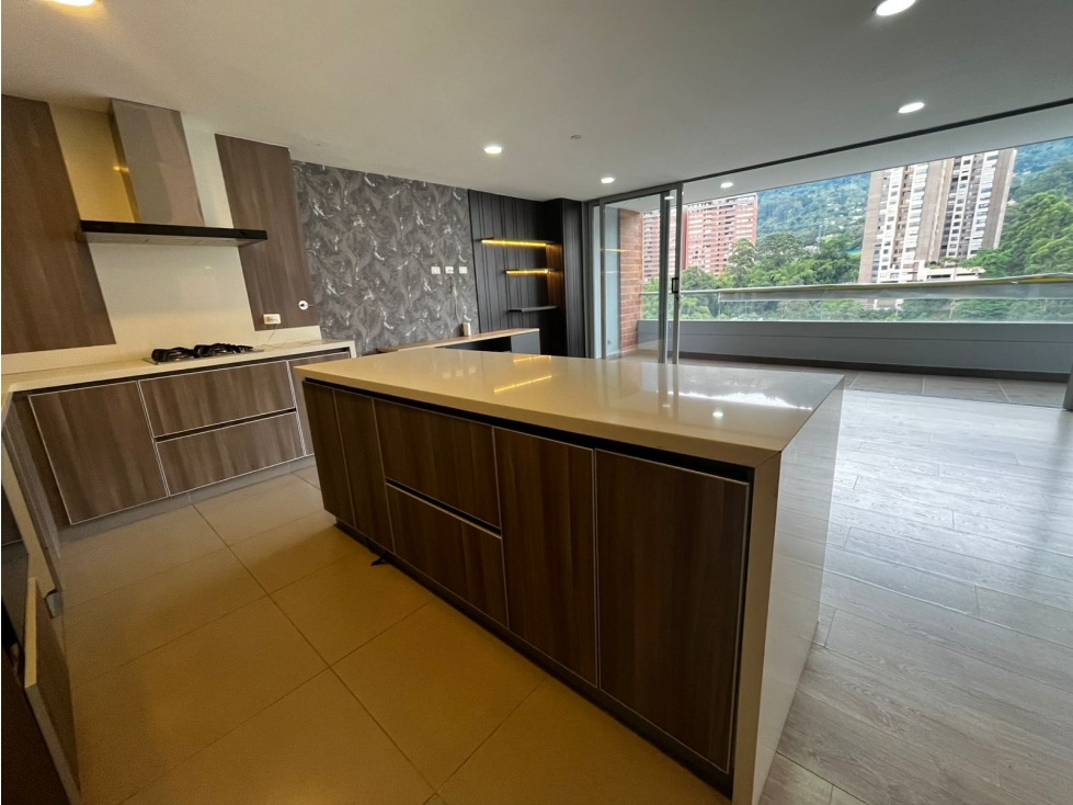 Apartamento en venta en Loma De Las Brujas, Envigado · foto 3 de 24