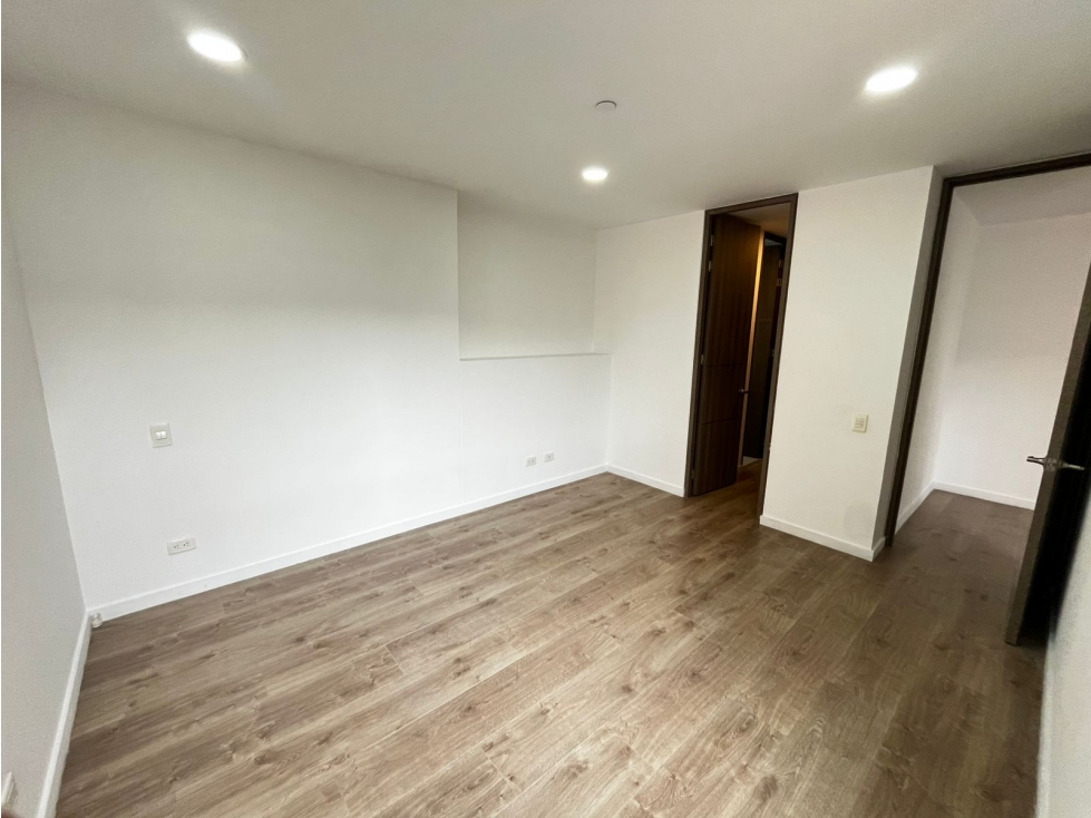 Apartamento en venta en Loma De Las Brujas, Envigado · foto 18 de 24