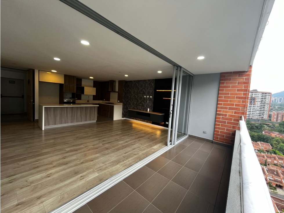 Apartamento en Arriendo en Loma de las brujas, Envigado en Loma De Las Brujas