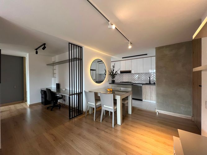 Apartamento de 2 alcobas en venta en El Poblado, Medellín, 77 m² · foto 4 de 15