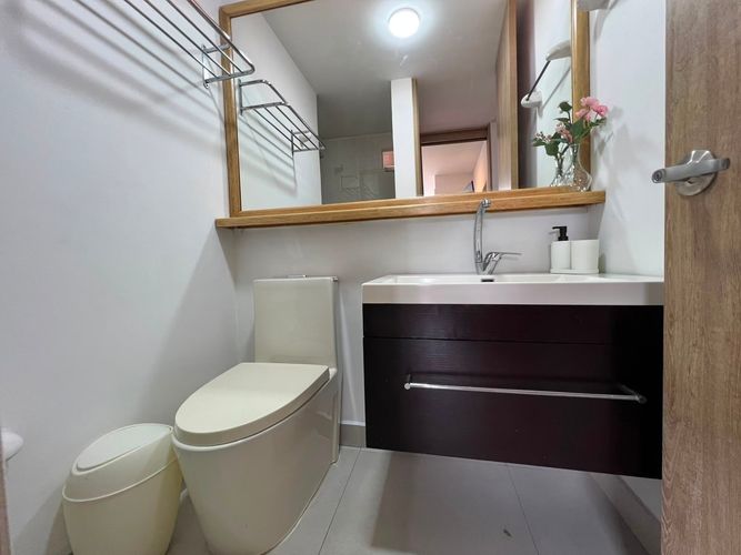 Apartamento de 2 alcobas en venta en El Poblado, Medellín, 77 m² · foto 14 de 15
