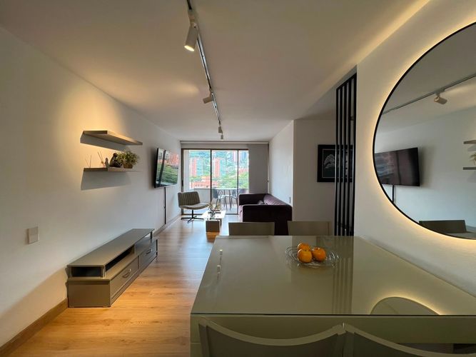 Apartamento de 2 alcobas en venta en El Poblado, Medellín, 77 m² · foto 8 de 15