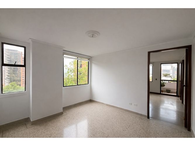 Apartamento de 3 alcobas en arriendo en El Poblado, Medellín, 136 m² · foto 5 de 12