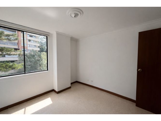 Apartamento de 3 alcobas en arriendo en El Poblado, Medellín, 136 m² · foto 8 de 12