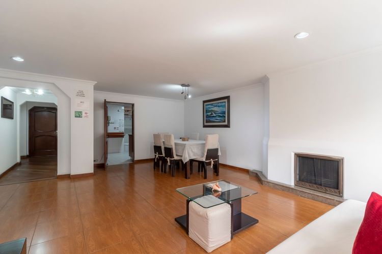 Apartamento de 3 alcobas en venta en Chico Norte, Bogotá, 140 m² · foto 4 de 17