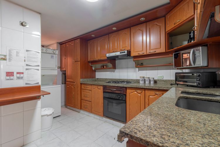 Apartamento de 3 alcobas en venta en Chico Norte, Bogotá, 140 m² · foto 5 de 17