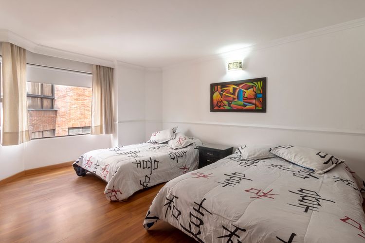 Apartamento de 3 alcobas en venta en Chico Norte, Bogotá, 140 m² · foto 10 de 17