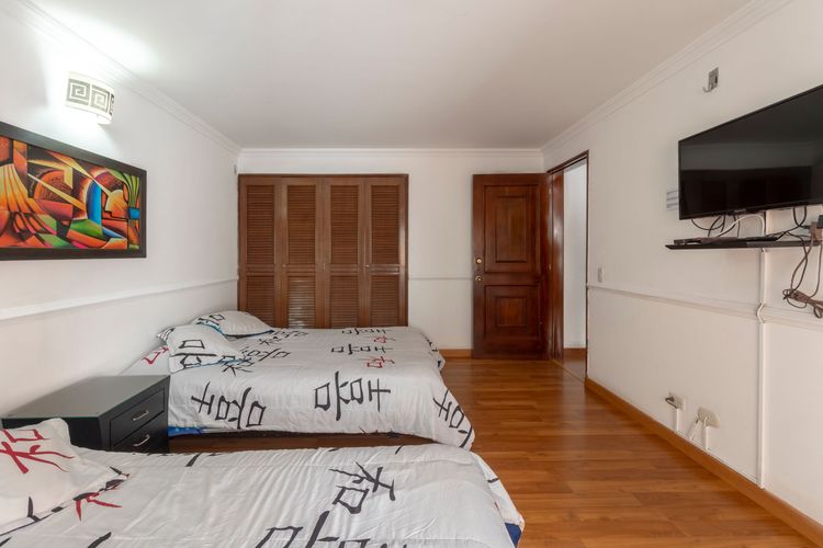 Apartamento de 3 alcobas en venta en Chico Norte, Bogotá, 140 m² · foto 11 de 17