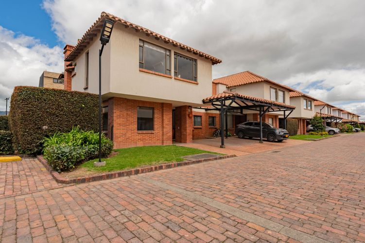 Casa de 3 alcobas en venta en Bojaca, Chía, 205 m² · foto 2 de 20