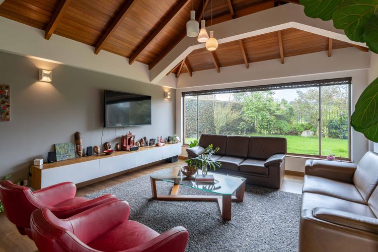 Casa de 5 alcobas en venta en Guaymaral, Bogotá, 427 m² · foto 3 de 20