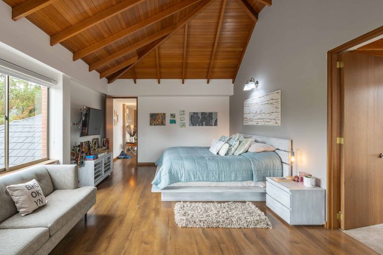 Casa de 5 alcobas en venta en Guaymaral, Bogotá, 427 m² · foto 13 de 20