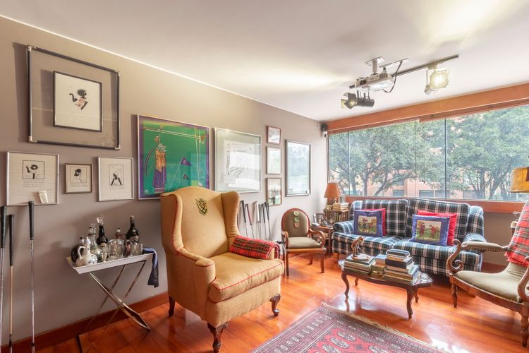 Apartamento de 3 alcobas en venta en Los Rosales, Bogotá, 243 m² · foto 4 de 20