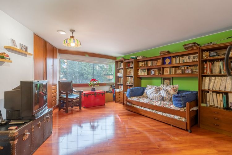 Apartamento de 3 alcobas en venta en Los Rosales, Bogotá, 243 m² · foto 7 de 20