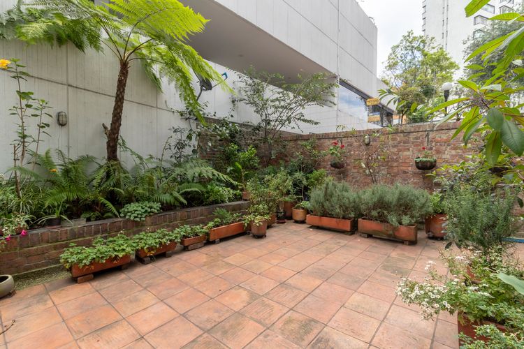 Apartamento de 3 alcobas en venta en Los Rosales, Bogotá, 243 m² · foto 15 de 20