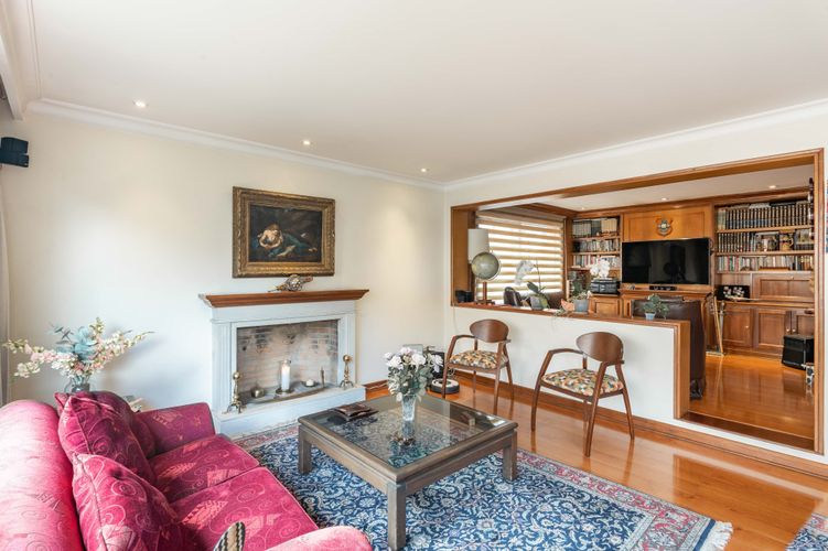 Apartamento de 4 alcobas en venta en Chico, Bogotá, 321 m² · foto 2 de 20
