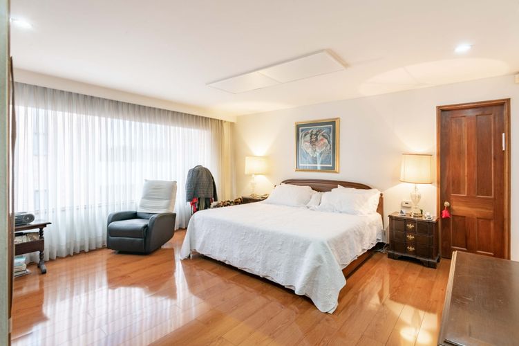 Apartamento de 4 alcobas en venta en Chico, Bogotá, 321 m² · foto 15 de 20