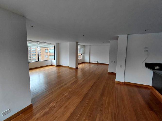 Apartamento de 3 alcobas en arriendo en Usaquen, Bogotá, 201 m² · foto 3 de 20