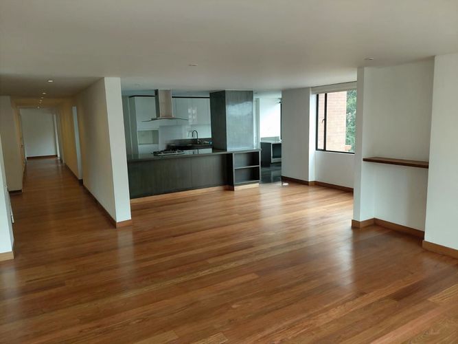 Apartamento de 3 alcobas en arriendo en Usaquen, Bogotá, 201 m² · foto 5 de 20