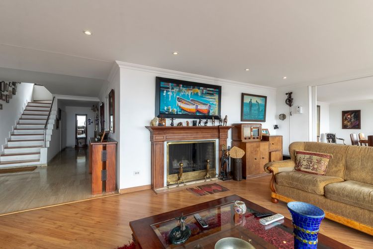 Apartamento de 3 alcobas en venta en Los Rosales, Bogotá, 271 m² · foto 3 de 20