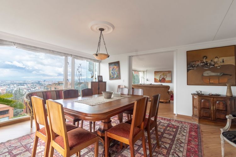 Apartamento de 3 alcobas en venta en Los Rosales, Bogotá, 271 m² · foto 5 de 20