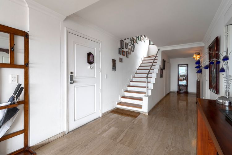 Apartamento de 3 alcobas en venta en Los Rosales, Bogotá, 271 m² · foto 10 de 20