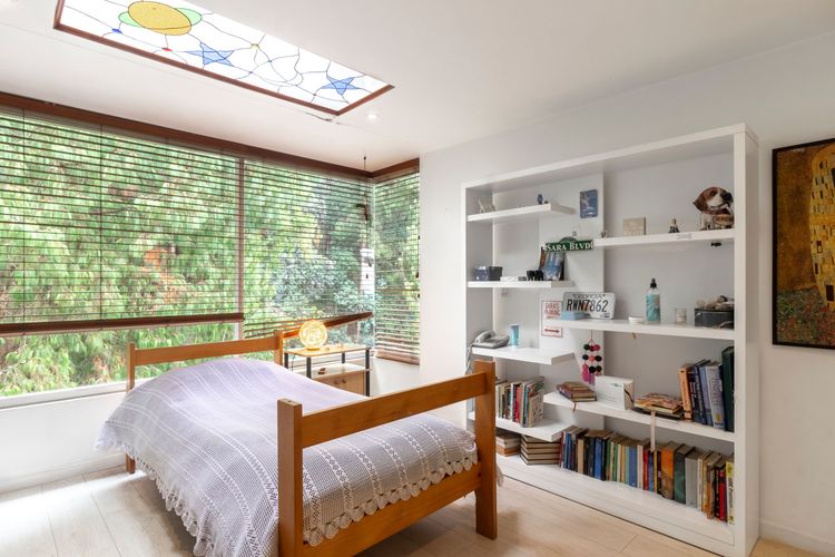 Apartamento de 3 alcobas en venta en Los Rosales, Bogotá, 271 m² · foto 12 de 20
