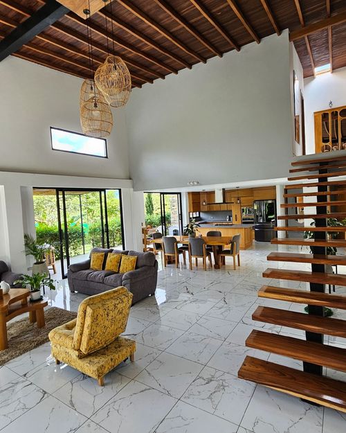 Casa de 4 alcobas en venta en Actividad Multiple, Copacabana, 280 m² · foto 2 de 13