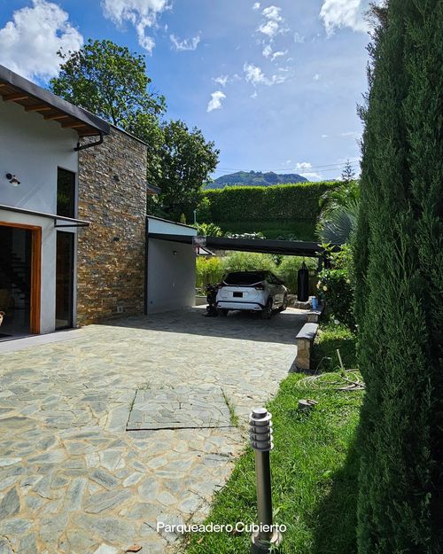 Casa de 4 alcobas en venta en Actividad Multiple, Copacabana, 280 m² · foto 13 de 13