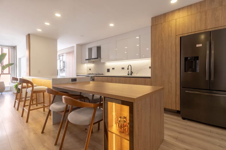 Apartamento de 4 alcobas en venta en Santa Barbara Occidental, Bogotá, 148 m² · foto 6 de 19