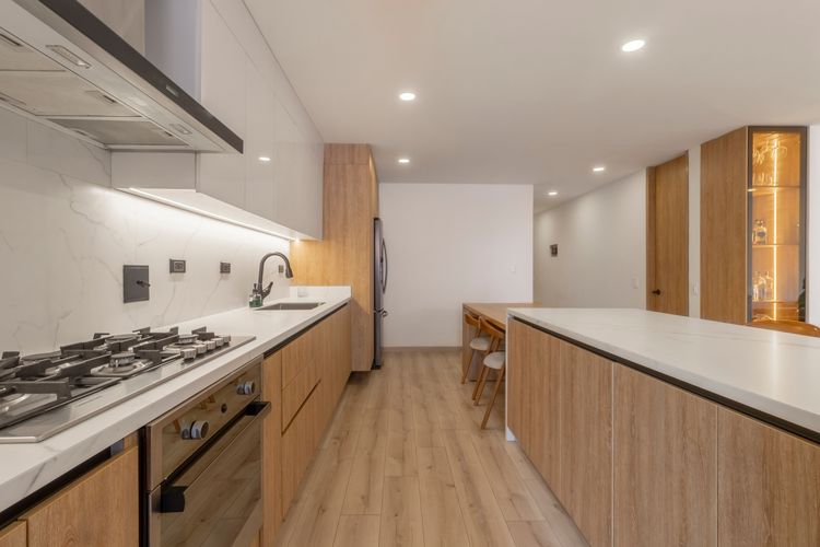 Apartamento de 4 alcobas en venta en Santa Barbara Occidental, Bogotá, 148 m² · foto 7 de 19