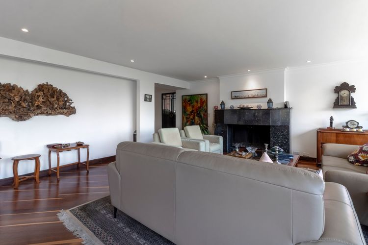 Apartamento de 3 alcobas en venta en Chicó Alto, Bogotá, 269 m² · foto 4 de 20