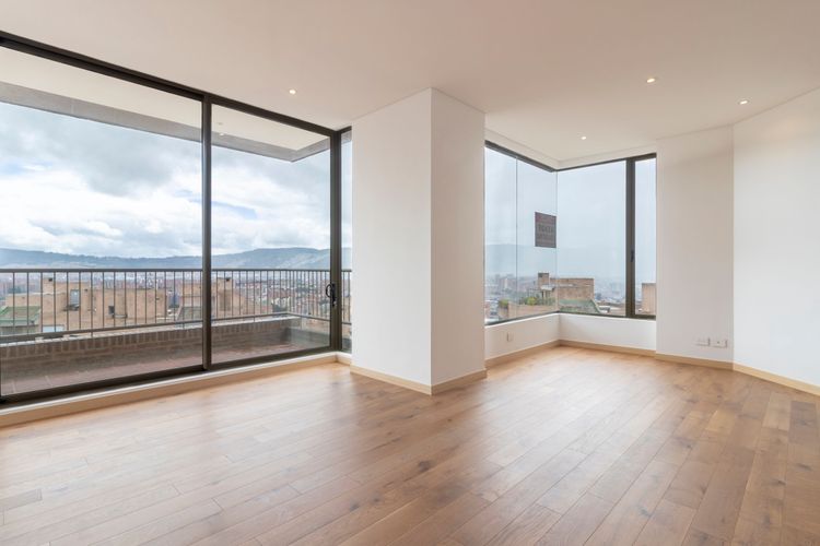 Apartamento de 3 alcobas en venta en Colinas De Suba, Bogotá, 188 m² · foto 2 de 20