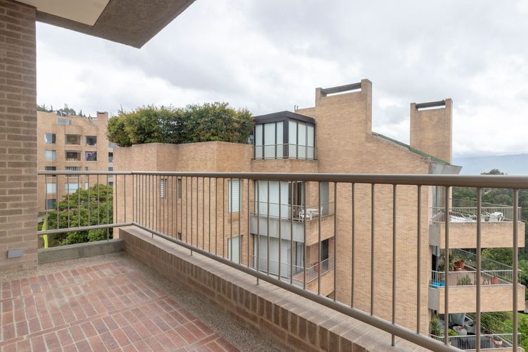 Apartamento de 3 alcobas en venta en Colinas De Suba, Bogotá, 188 m² · foto 8 de 20