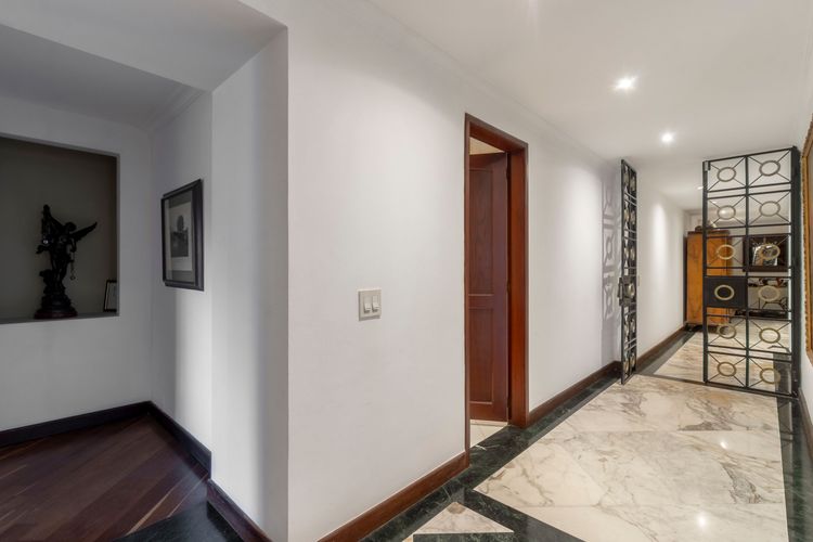 Apartamento de 3 alcobas en venta en Chicó Alto, Bogotá, 269 m² · foto 14 de 20