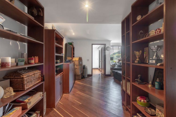 Apartamento de 3 alcobas en venta en Chicó Alto, Bogotá, 269 m² · foto 17 de 20