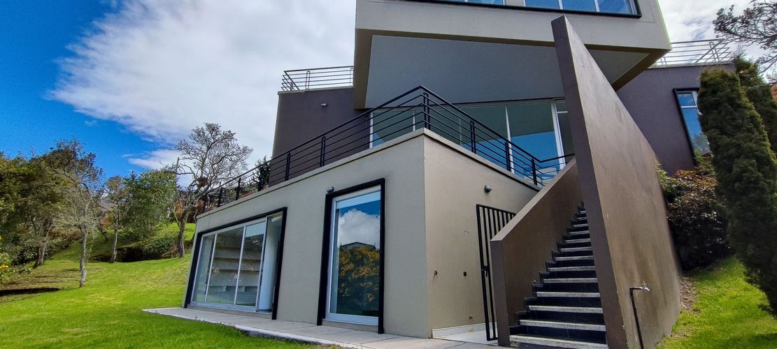 Casa de 4 alcobas en arriendo en El Hato, Bogotá, 1484 m² · foto 3 de 20