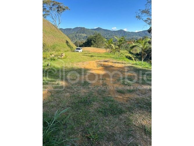 Lote en venta en Guamito, Rionegro, 4402 m² · foto 3 de 6