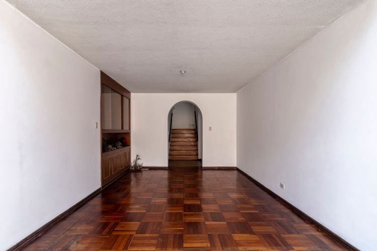 Casa de 4 alcobas en venta en Niza Norte, Bogotá, 237 m² · foto 3 de 20